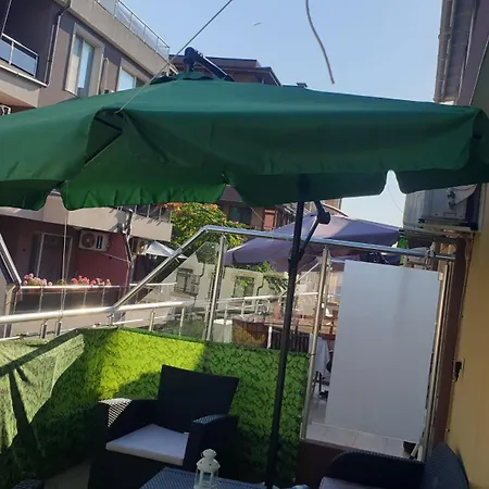 Park Apartment *