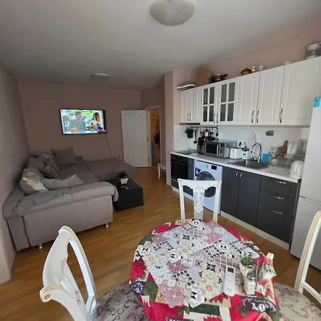 Park Apartment *